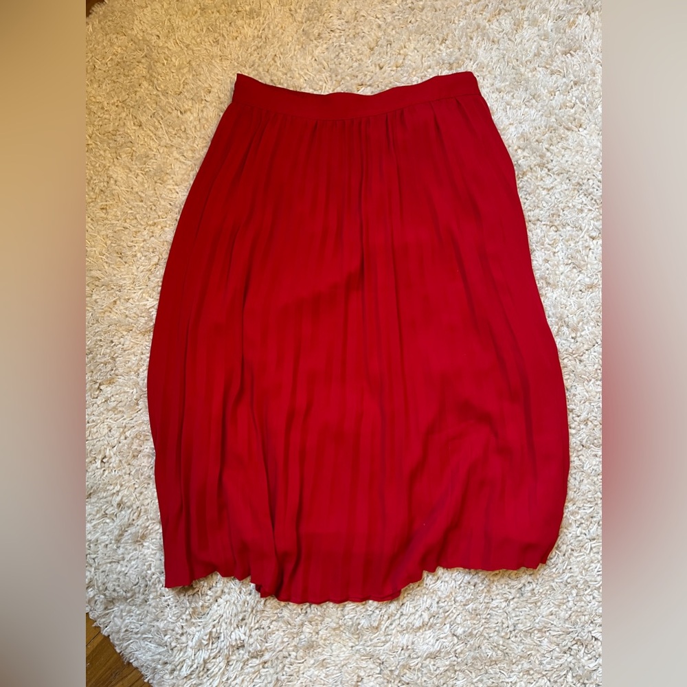 Red skirt